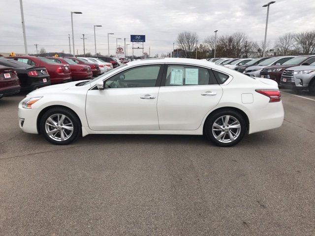 Pre-Owned 2015 Nissan Altima White 2.5 SL 4D Sedan in Beavercreek