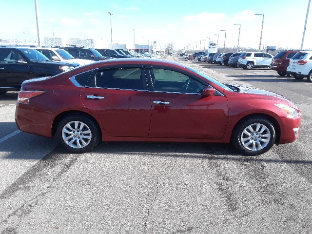 Pre-Owned 2015 Nissan Altima Red 2.5 S 4D Sedan in Beavercreek