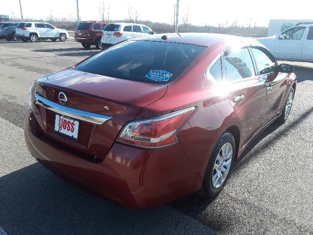 Pre-Owned 2015 Nissan Altima Red 2.5 S 4D Sedan in Beavercreek