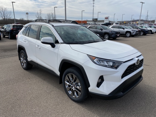 $33,505 2020 Toyota RAV4 XLE Premium Super White 4D Sport Utility in ...