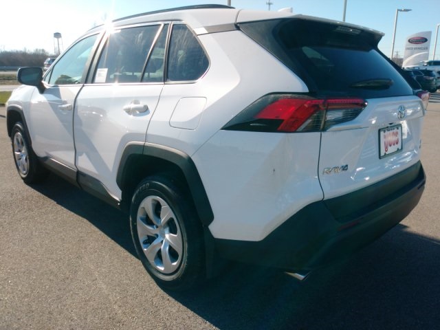 $27,582 2020 Toyota RAV4 LE Super White 4D Sport Utility in Beavercreek