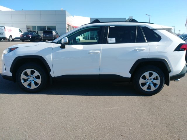 27001 2020 Toyota Rav4 Le Super White 4d Sport Utility In Beavercreek 6399