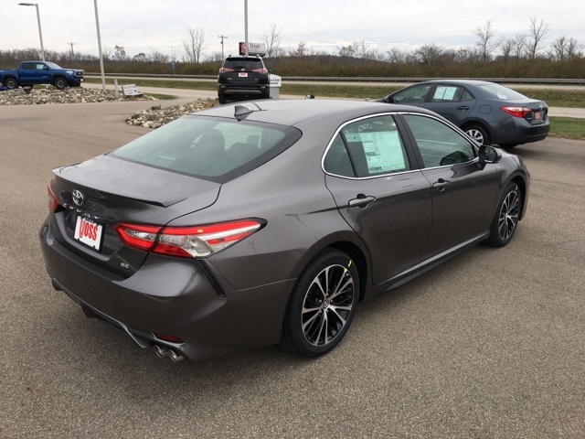 New 2019 Toyota Camry Gray SE 4D Sedan in Beavercreek