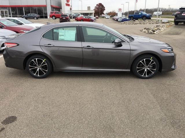 2019 Gray Toyota Camry