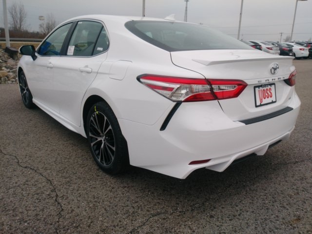 Toyota Camry 2020 White