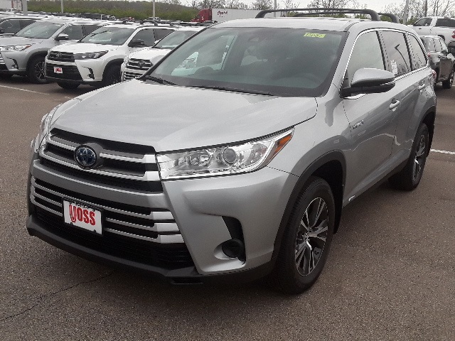 $34,731 2019 Toyota Highlander Hybrid Le Celestial Silver Metallic 4d 