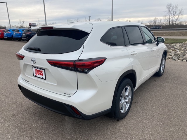 $36,310 2020 Toyota Highlander L White 4D Sport Utility in Beavercreek