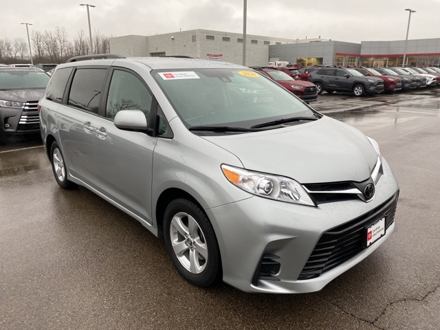 $26,997 2020 Toyota Sienna LE CELESTIAL SILVER METALLIC 4D Passenger ...