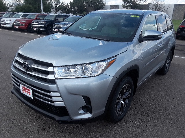 New 2018 Toyota Highlander LE 4D Sport Utility in Beavercreek #T1347 ...