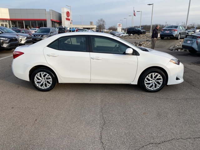 14 495 2018 Toyota Corolla Le White 4d Sedan In Beavercreek